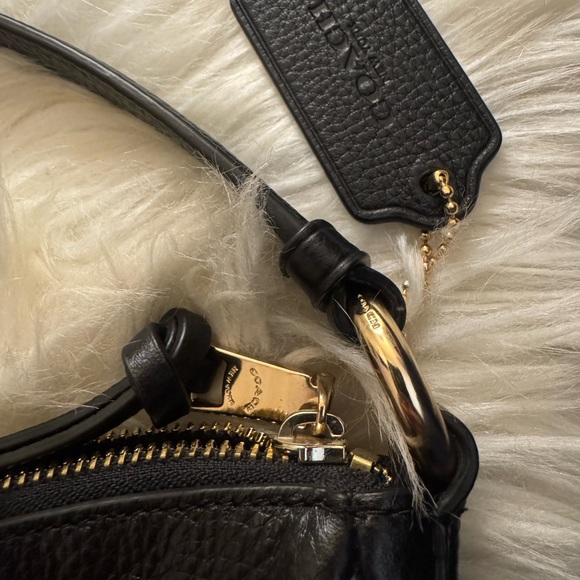 Coach Black Leather Shoulder Bag *AUTHENTIC* - Picture 4 of 8